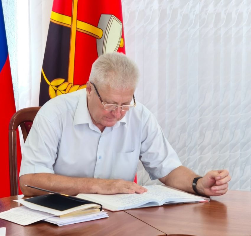 Сергей Козенко: Сегодня в Администрации провел расширенное аппаратное совещание с руководителями структурных подразделений, а также начальниками отделов и управления по жизнеобеспечению территорий