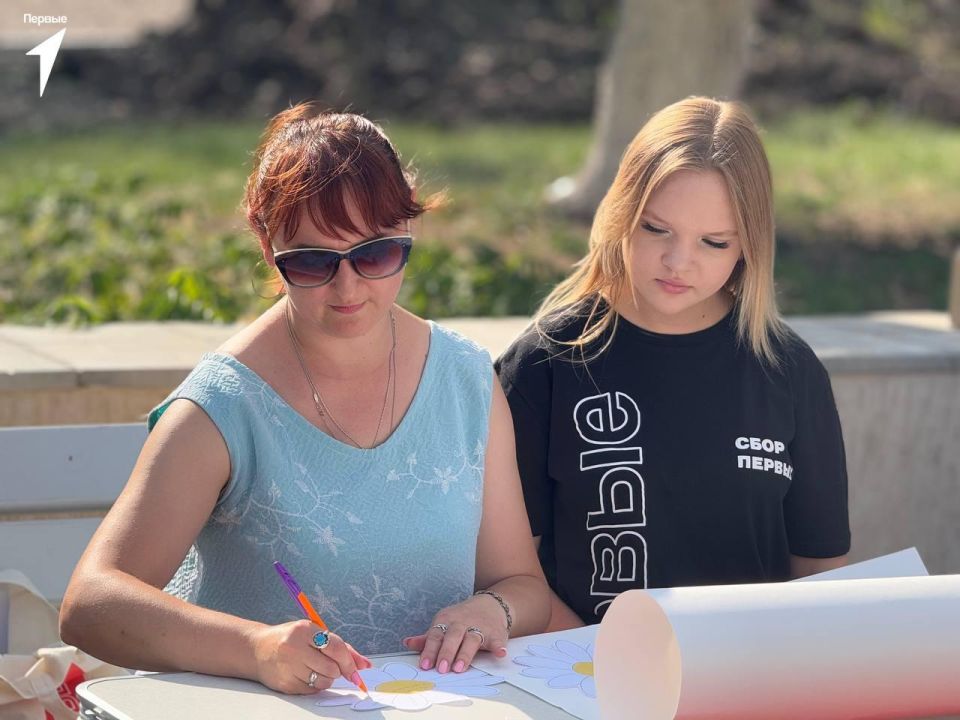 Активисты Движения Первых из Перевальска провели акцию ко Дню семьи, любви и верности