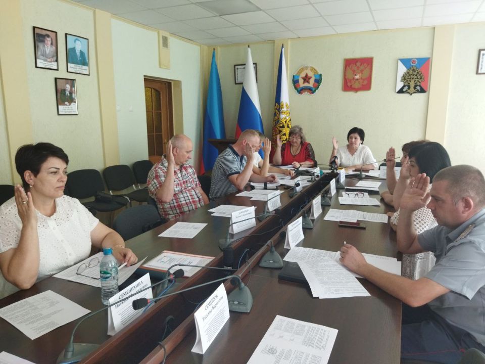Андрей Рубанцов: Сегодня в Администрации городского округа город Ровеньки состоялось заседание городской комиссии по делам несовершеннолетних и защите их прав