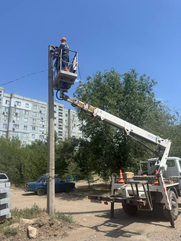 Сергей Козенко: В городе Краснодоне в квартале Советский продолжаются плановые ремонтные работы на линиях наружного освещения