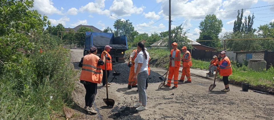Народная программа партии «Единая Россия»: В Антраците проверили ремонт дорожного участка