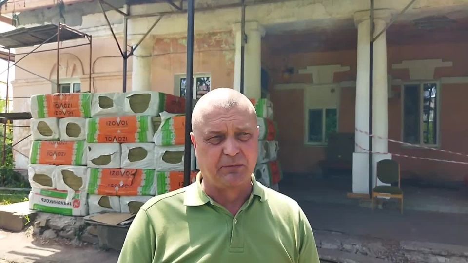 Андрей Рубанцов: В здании клинико-диагностической лаборатории центральной городской больницы продолжаются ремонтные работы по замене крыши