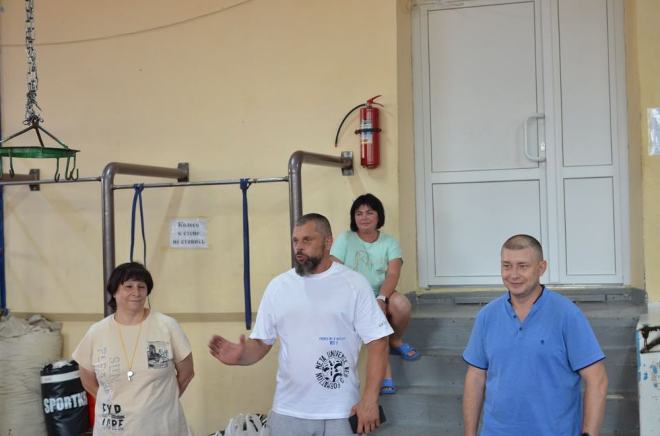 В рамках Всероссийского спортивного марафона «Сила России» рубежанские единороссы организовали семейные спортивные соревнования «Мама, папа, я – спортивная семья»