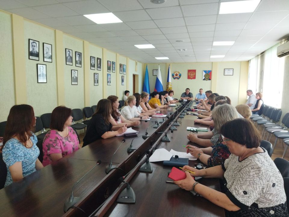 Андрей Рубанцов: Сегодня в Администрации городского округа город Ровеньки состоялся отчет заместителя начальника ОМВД России "Ровеньковский" подполковника внутренней службы Золотоверх Виталия Григорьевича о деятельности...