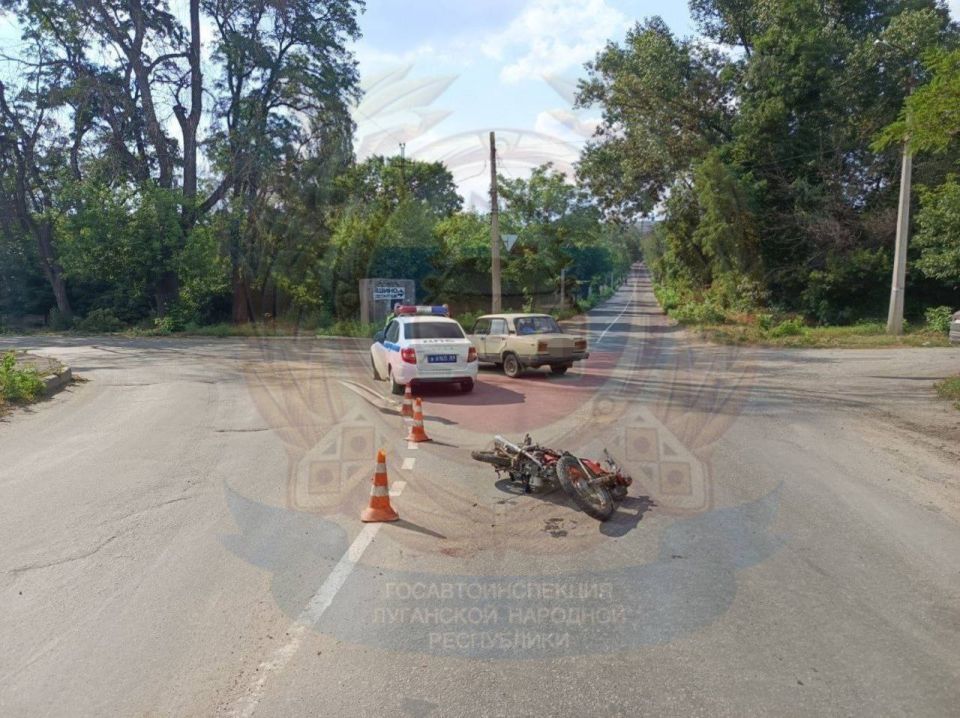 Сотрудники полиции разбираются в обстоятельствах ДТП с участием несовершеннолетнего водителя