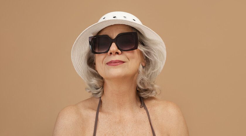 Жгучее солнце. Эксперт рассказала, в каком возрасте нельзя загорать