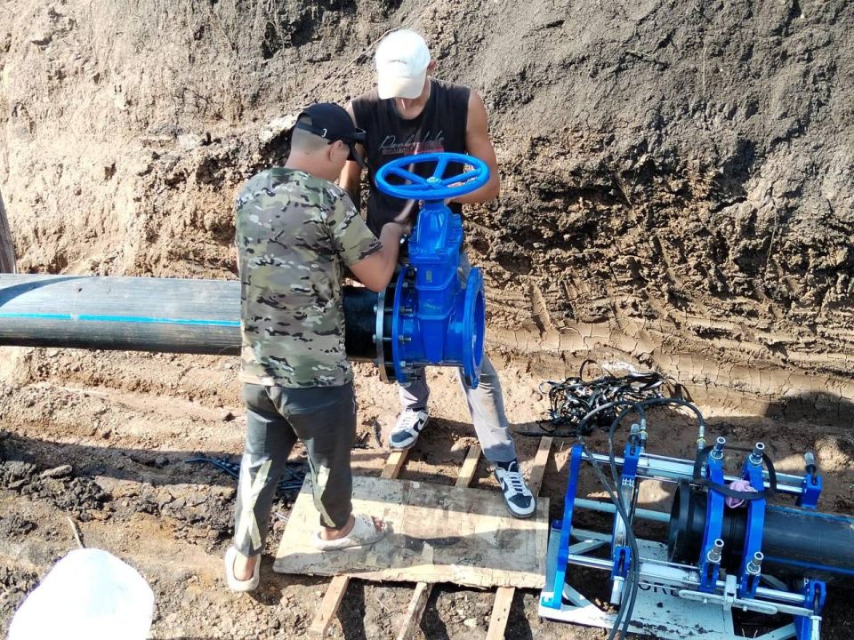 Андрей Рубанцов: 4,6 км нового водовода смонтировал регион-шеф в Ровеньках