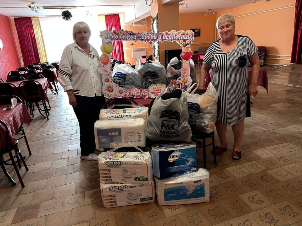 Светлана Гизай: #ДОБРОРАДУЕТ. По просьбе жителей поселка Металлист от Центра «Счастье мамы» при Свято-Вознесенском храме г. Луганска организован пункт выдачи гуманитарной помощи многодетным семьям, семьям с детьми...