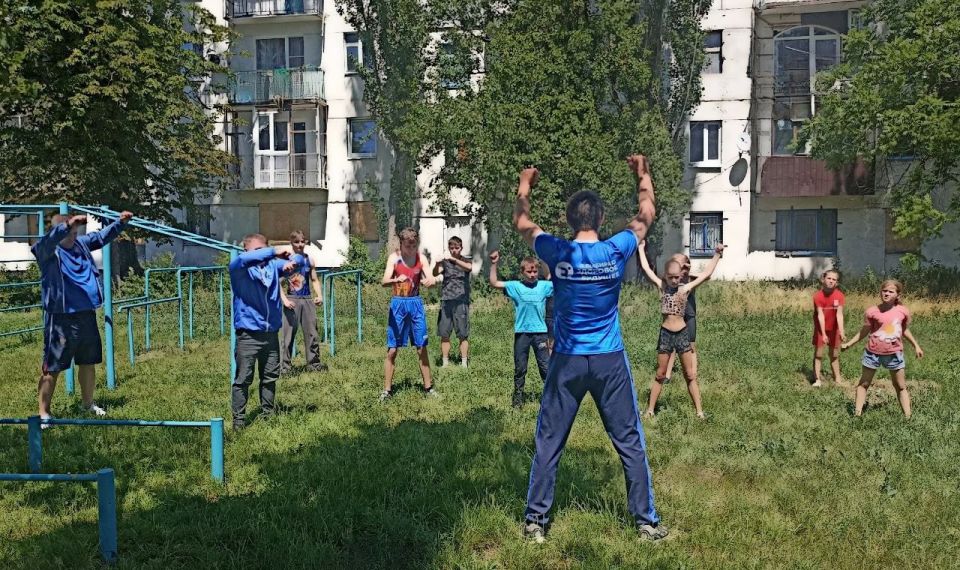 При поддержке отдела молодёжи и спорта, в рамках Всероссийского спортивного марафона «Сила России», совместно с представителями Лисичанского отделения Партии "Единая Россия", состоялась открытая тренировка по спортивной...