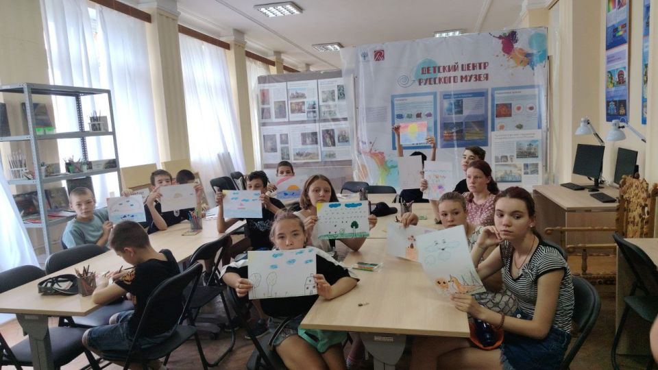 Искусство без границ: школьники из Ирмино познакомились с творчеством красноярских художников