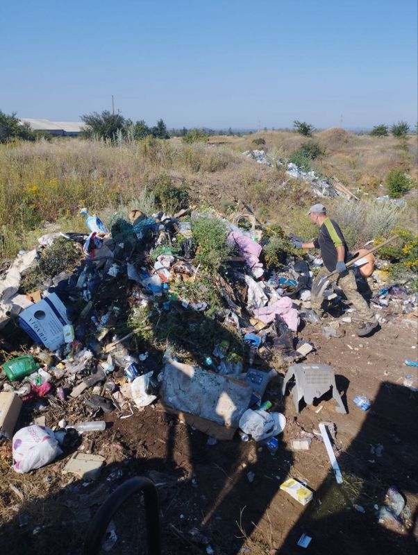 Андрей Рубанцов: Коммунальные службы города Ровеньки продолжают борьбу с несанкционированными свалками мусора на территории города