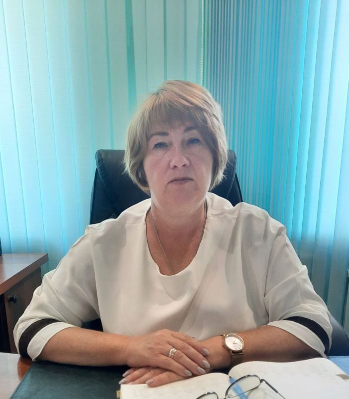 Сегодня свой день рождения отмечает моя коллега – Глава Троицкого муниципального округа Луганской Народной Республики Лариса Васильевна Резникова!