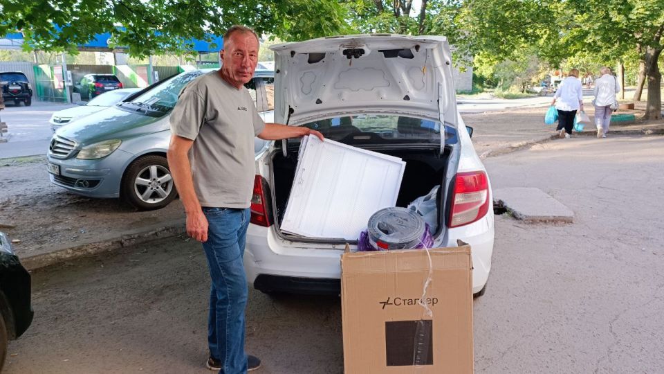 Депутат Народного Совета республики Юрий Юров поддерживает Кременское отделение партии «ЕДИНАЯ РОССИЯ»