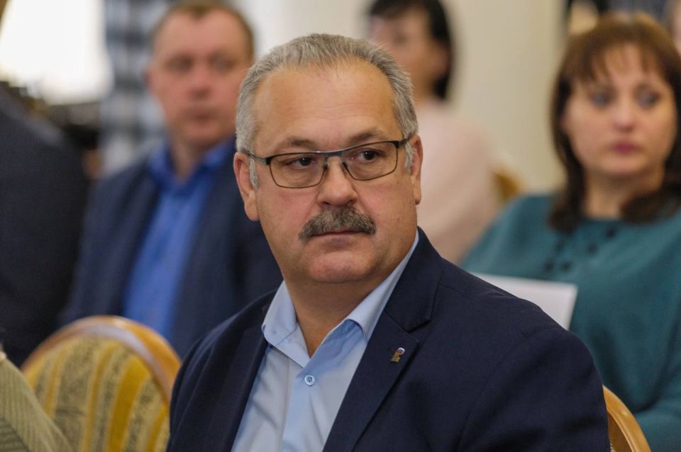 Сегодня свой день рождения отмечает Сергей Николаевич Саенко – Глава Антрацитовского муниципального округа