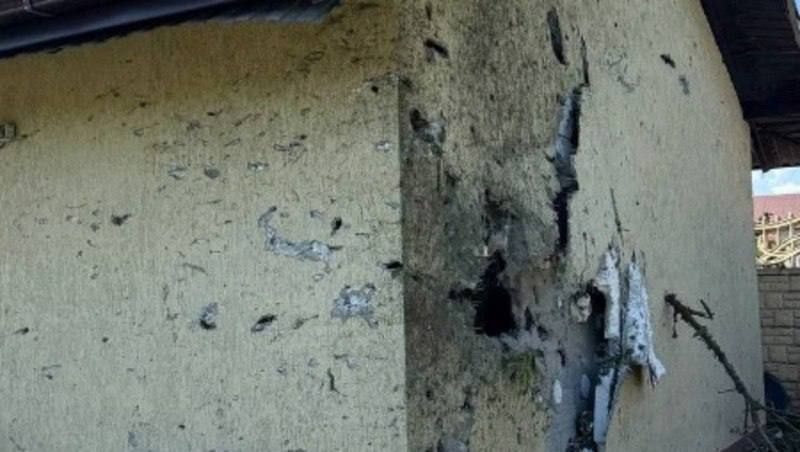 Киевские боевики минувшим вечером обстреляли Кременную Минувшим вечером в 20:30 ВСУ нанесли удар с применением БПЛА по частному жилому домостроению в Кременной. В результате атаки поврежден фасад дома, газопровод низкого...