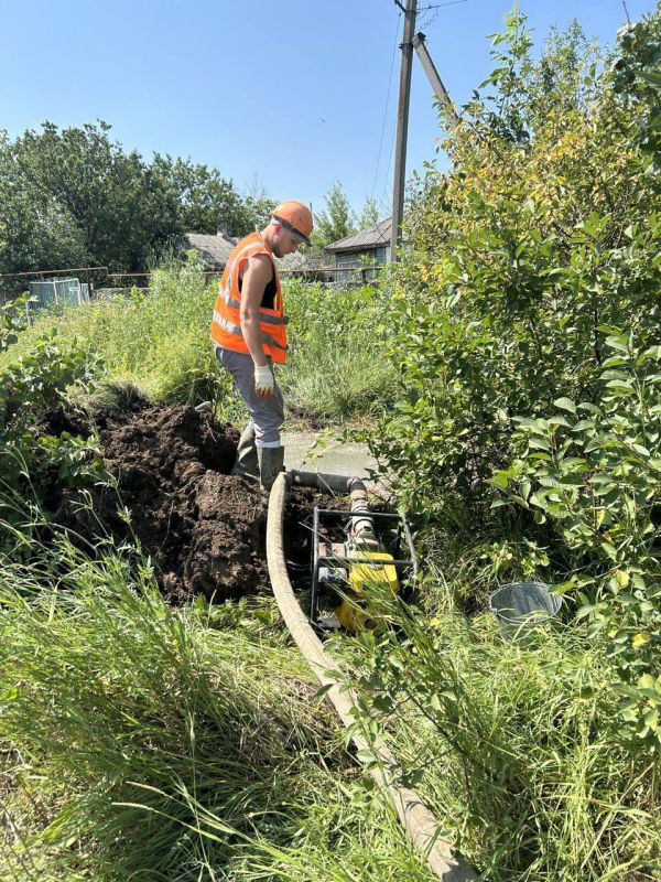 Сергей Козенко: В рамках специального инфраструктурного проекта продолжаются аварийно-восстановительные работы на сетях водоснабжения и водоотведения по Краснодонскому муниципальному округу
