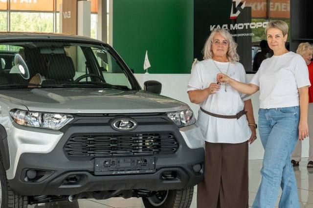 Андрей Рубанцов: Спортивная школа года Ровеньки получила автомобиль LADA NIVA TRAVEL, в рамках программы пожертвований Президентского фонда культурных инициатив