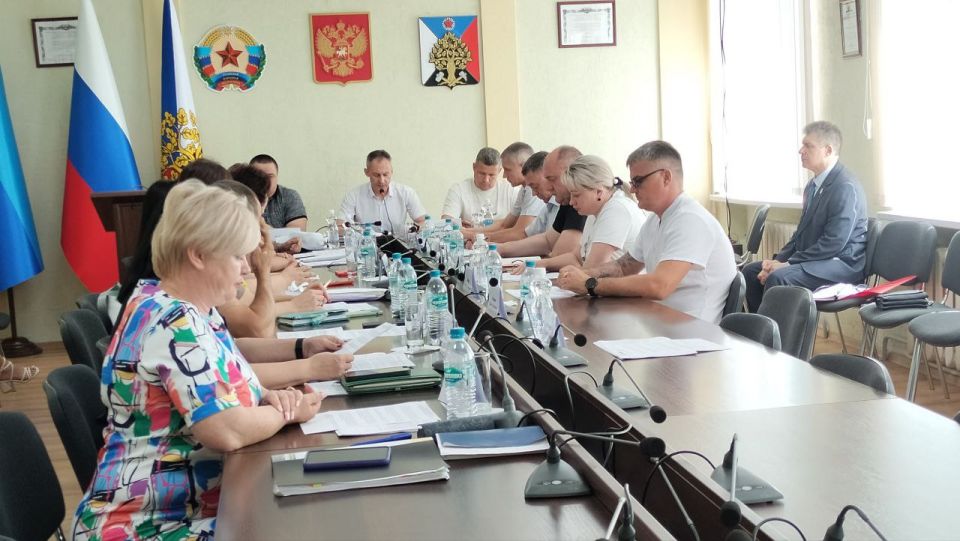 Состоялась XXXIII заседание I созыва Совета городского округа муниципальное образование городской округ город Ровеньки, на которой присутствовал Глава городского округа город Ровеньки Андрей Рубанцов