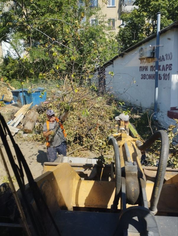 Андрей Рубанцов: В Ровеньках продолжается ликвидация несанкционированных крупногабаритных свалок мусора