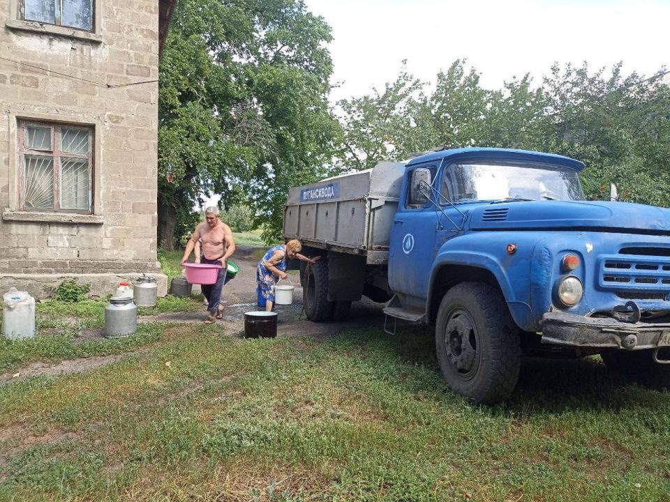 Андрей Рубанцов: В результате проведения ремонтных работ на водоводе «Курган — пгт Новодарьевка» и в связи с перебоями в водоснабжении, жители ул. Веселая и ул. Советская пгт. Новодарьевка остаются без централизованного...