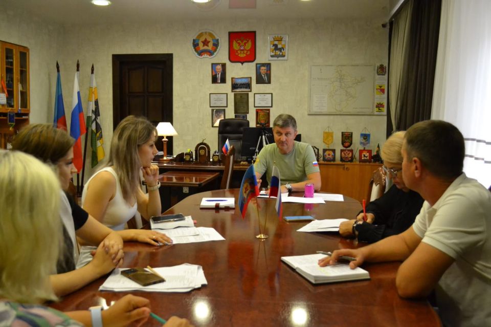 Владимир Чернев: Сегодня провёл заседание балансовой комиссии, на котором были рассмотрены важные вопросы, связанные с эффективным использованием бюджетных средств и организацией финансово-хозяйственной деятельности округа