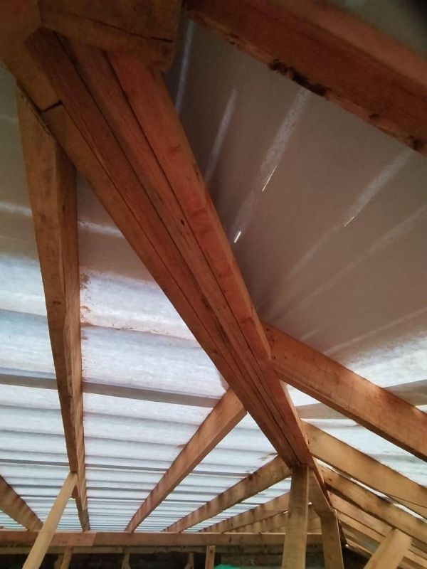 Андрей Рубанцов: В Ровеньках продолжается капитальный ремонт крыши клинико-диагностической лаборатории центральной городской больницы