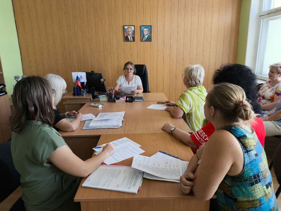 Сегодня состоялось плановое заседание Комиссии по делам несовершеннолетних и защите их прав под председательством заместителя Главы АГО г. Рубежное Марины Фомичёвой