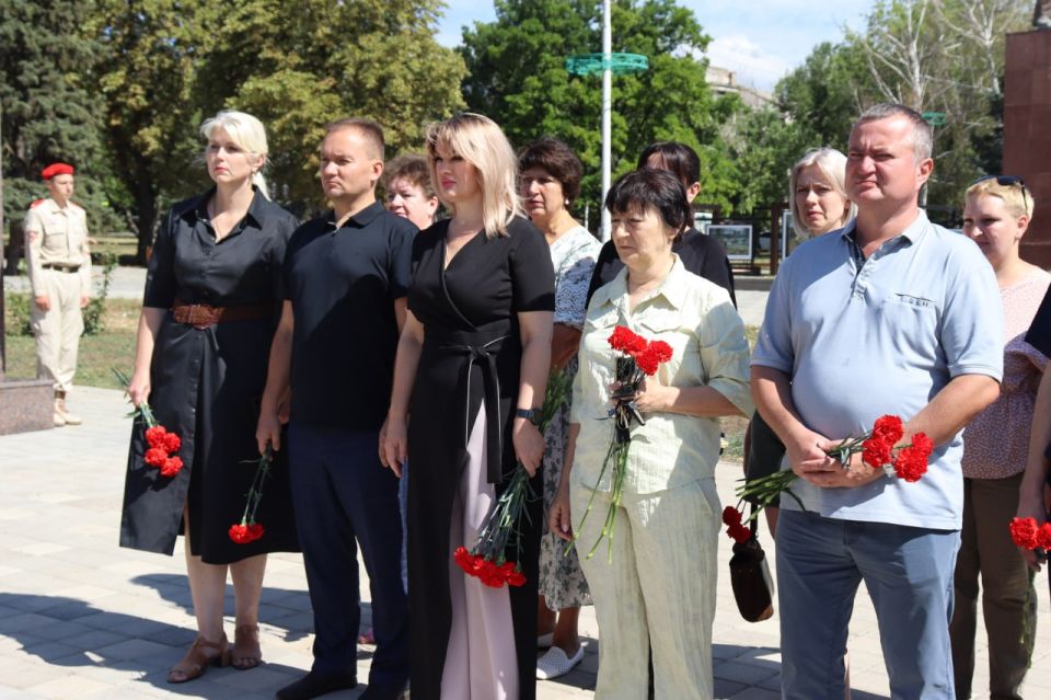 В Стаханове почтили память детей, погибших за время войны в Донбассе