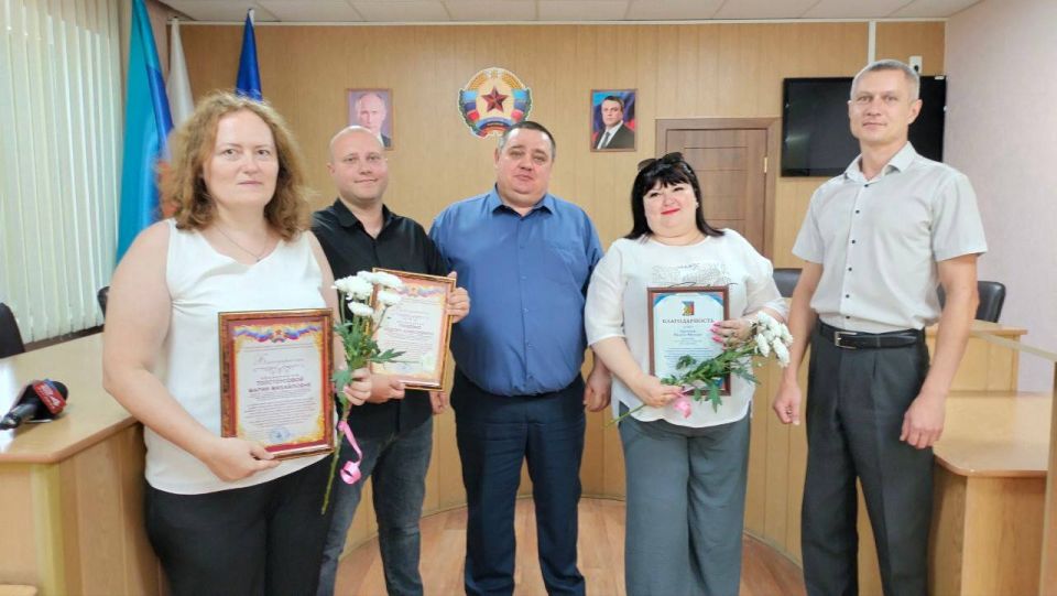 Андрей Рубанцов: Сегодня в Администрации городского округа Ровеньки состоялось торжественное мероприятие, приуроченное к Дню работника многофункционального центра и трехлетию со дня открытия МФЦ в нашем муниципальном...