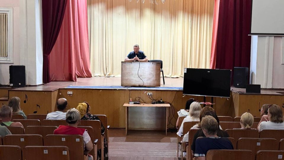 Андрей Рубанцов: Жителям пгт Дзержинский напомнили о соблюдении правил противопожарной безопасности