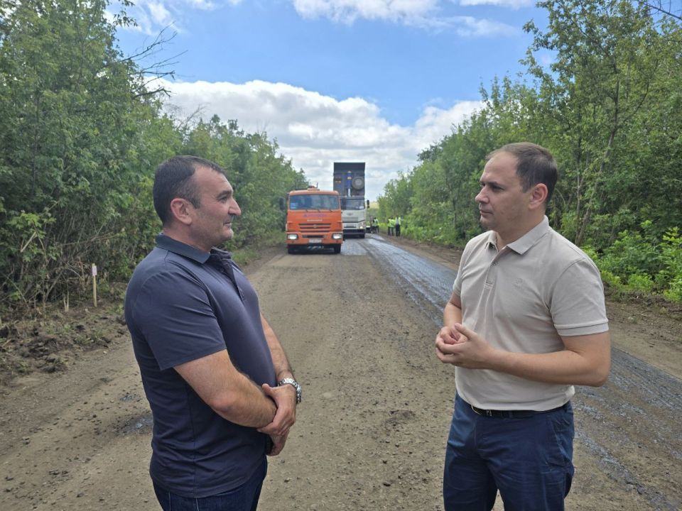 В Старобельском округе ремонтируют участок трассы «Шульгинка – Орловка»