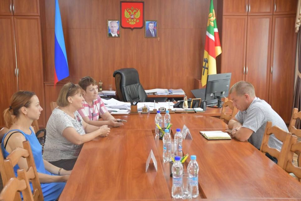 Сергей Колягин: Совместно с социальным координатором филиала государственного фонда поддержки участников специальной военной операции «Защитники Отечества» Юлией Скляровой провели очередную встречу с членами семей погибших...