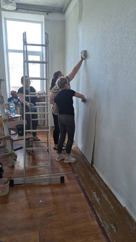 Андрей Рубанцов: Подготовка ровеньковских школ к новому учебному году продолжается