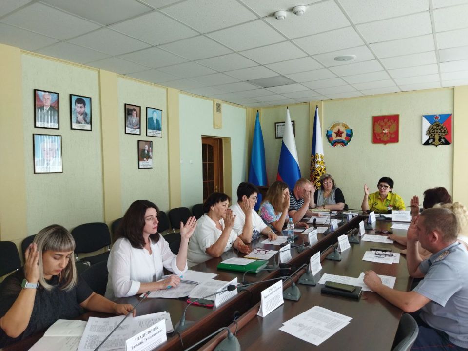 Андрей Рубанцов: Сегодня в Администрации городского округа город Ровеньки состоялось заседание городской комиссии по делам несовершеннолетних и защите их прав