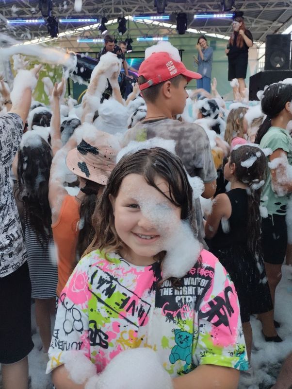 Андрей Рубанцов: Ровеньковские школьники продолжают оздоровление на побережье Азовского моря в ДОК "Спутник"