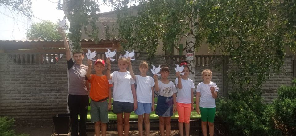 29 июля сотрудники Городищенского фольклорного центра организовали информационный час для детей ко Дню памяти детей – жертв войны на Донбассе