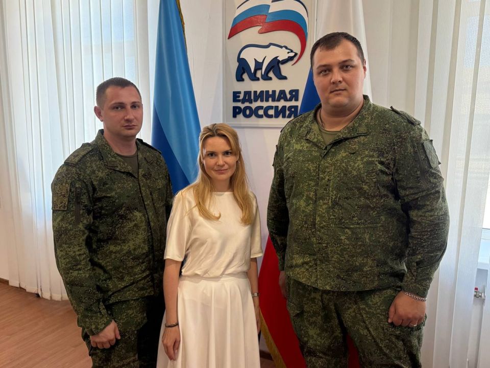 Дарья Лантратова: Встретилась с двумя участниками образовательного проекта «ПолитЗавод», которые будут проходить стажировку в моей команде