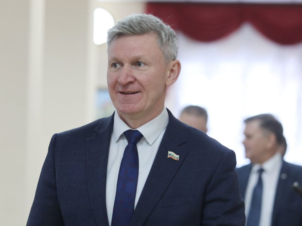 Чтобы спасти дом от затопления, в Кургане пришлось привлекать председателя областной Думы. Фото