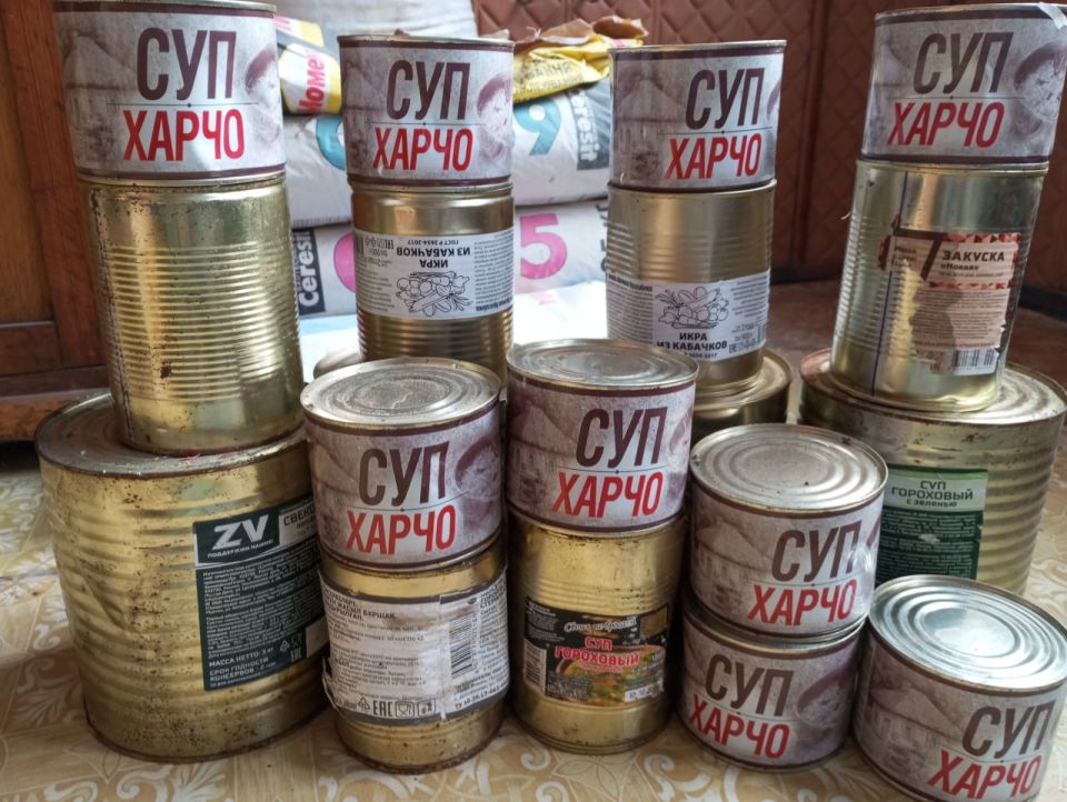 21.07.2025 члены молодежной палаты при Совете депутатов города Рубежное организовали сбор и передачу гуманитарной помощи в виде продуктов на прифронтовые территории