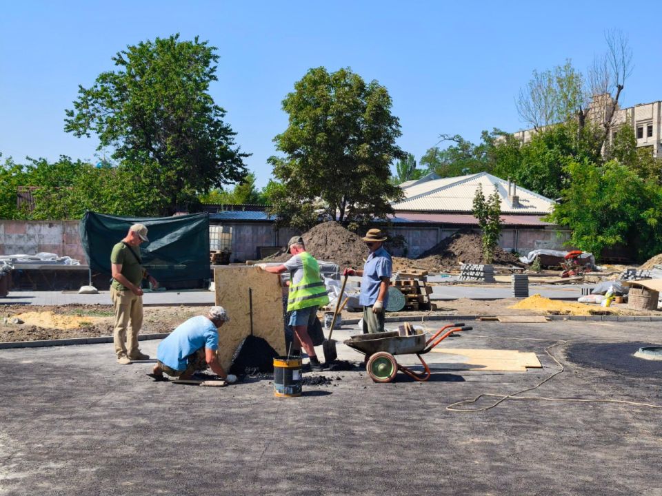 Сергей Козенко: В Краснодоне продолжаются работы по благоустройству Аллеи Героев Краснодона в рамках муниципальной программы «Формирование современной городской среды»