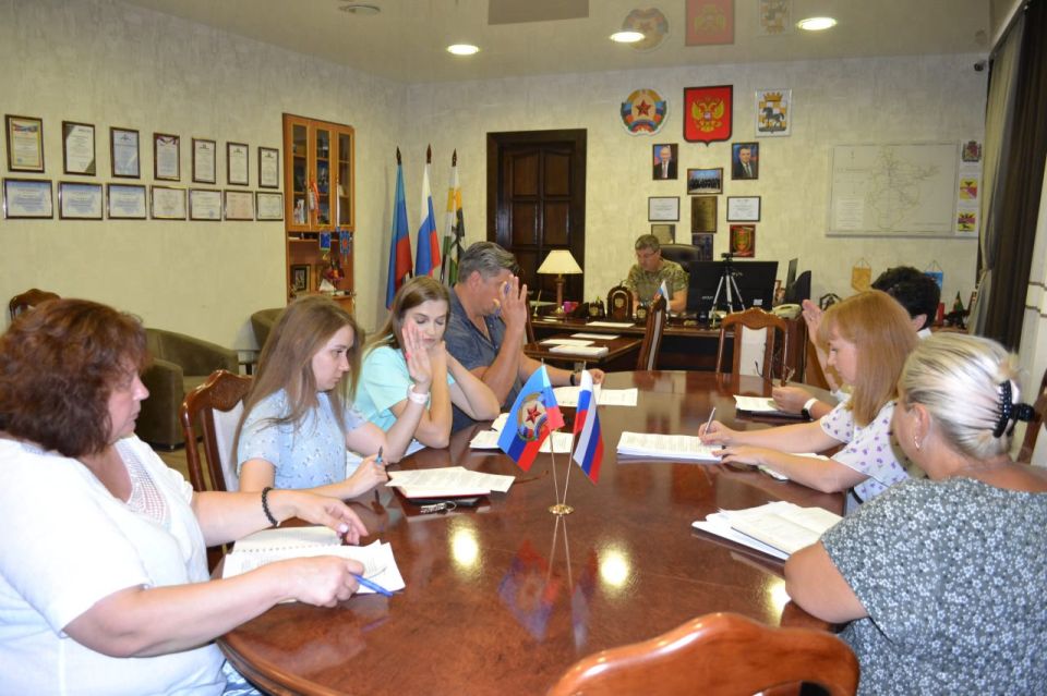 Владимир Чернев: Сегодня провёл заседание балансовой комиссии, на котором были рассмотрены ключевые вопросы финансово-хозяйственной деятельности учреждений округа