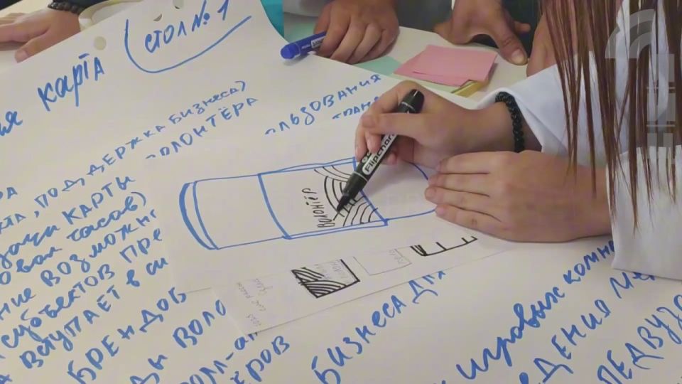 Закрытие трехдневной программы «Сердце в деле: волонтерство как образ жизни» и вручение сертификатов участникам проекта состоялось в молодежном центре «Квартира» в Луганске