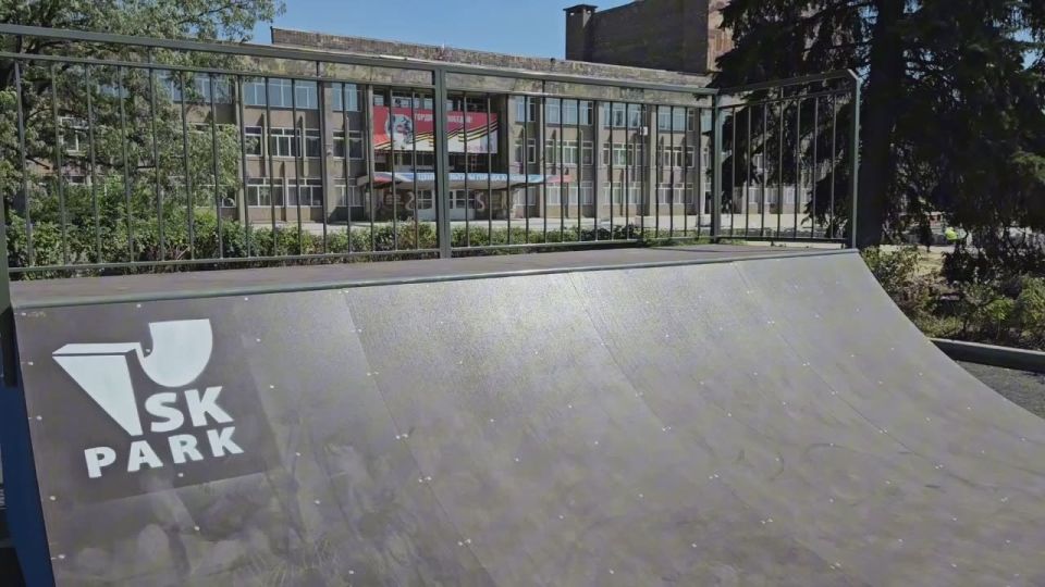 �������� �����������: ������� 25-����� ������ � ������ ������ �����-�������