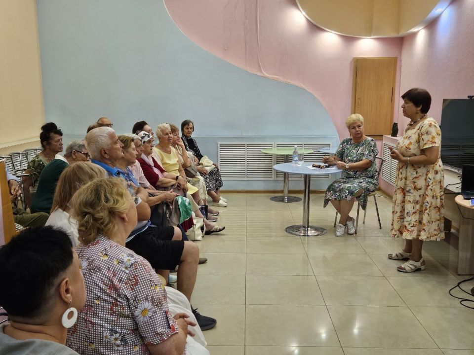 В штабе общественной поддержки "Единой России" состоялось замечательное мероприятие, приуроченное ко Дню вспоминания любимых книг