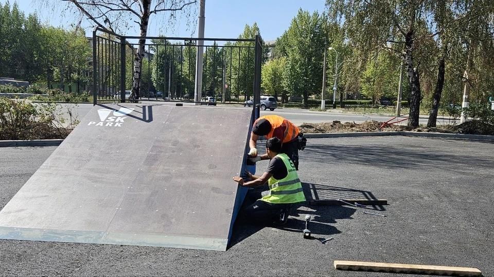 В Алчевске начался монтаж скейт-городка