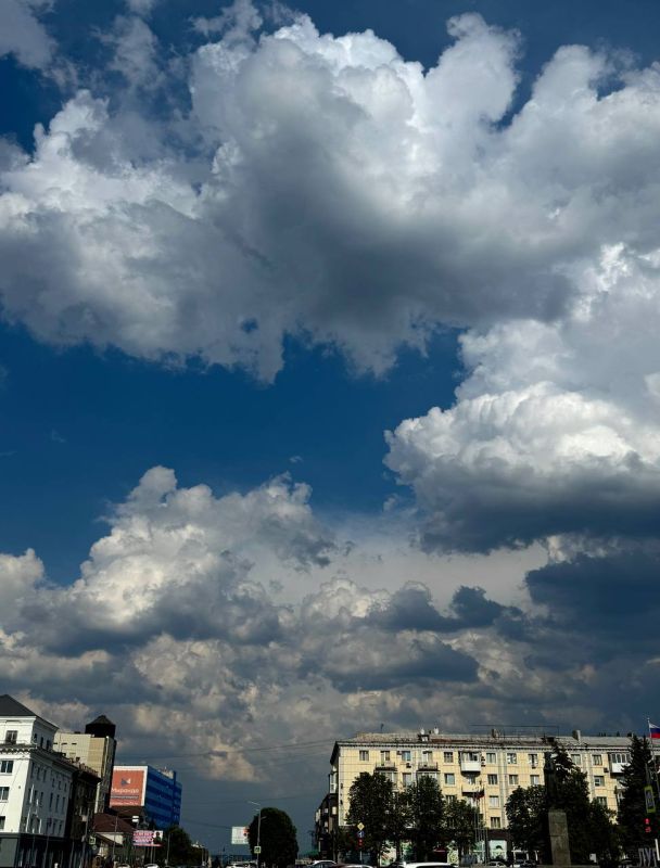 Синоптики прогнозируют 4 августа в ЛНР от 15 градусов тепла ночью до 32 градусов жары днем, кратковременный дождь, местами возможны ливни с грозой и сильным ветром