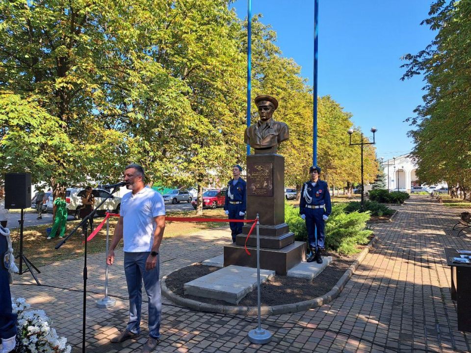 В День ВДВ в Свердловске открыли памятник Герою СССР Василию Маргелову в рамках «Исторической памяти»