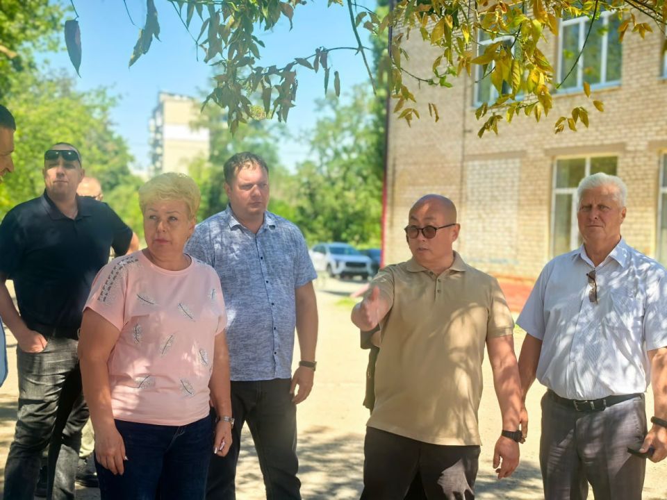 Единороссы оценили готовность Краснодонской школы к новому учебному году