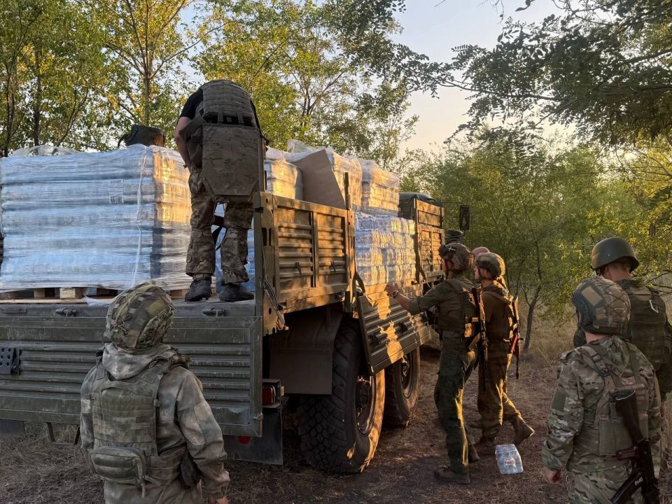 Дарья Лантратова: Передали 6 тонн воды для наших героев на передовую