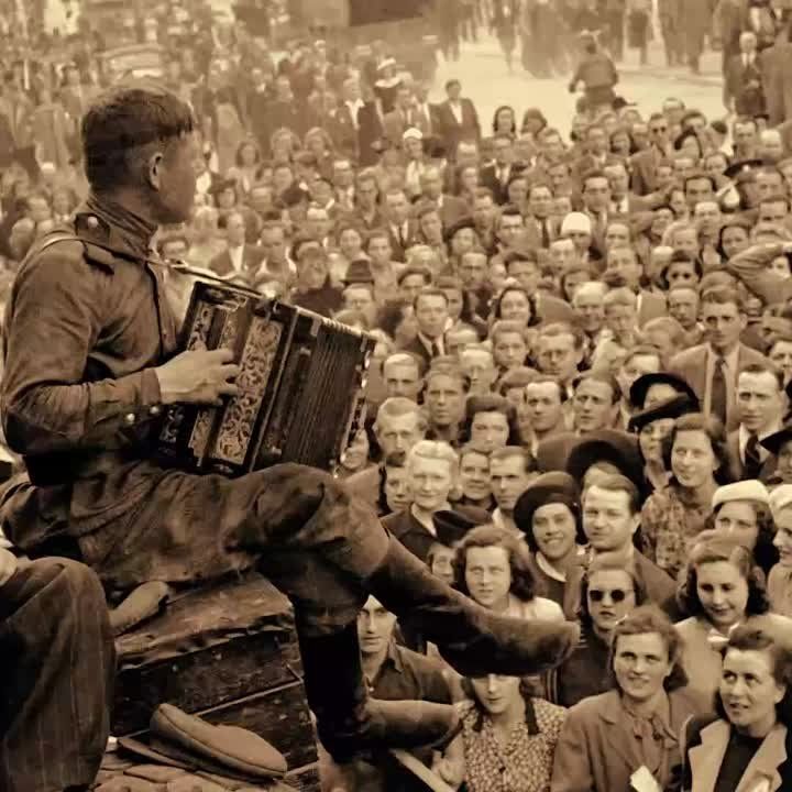 Солдатская гармонь. Она прошла много фронтовых дорог Великой Отечественной войны